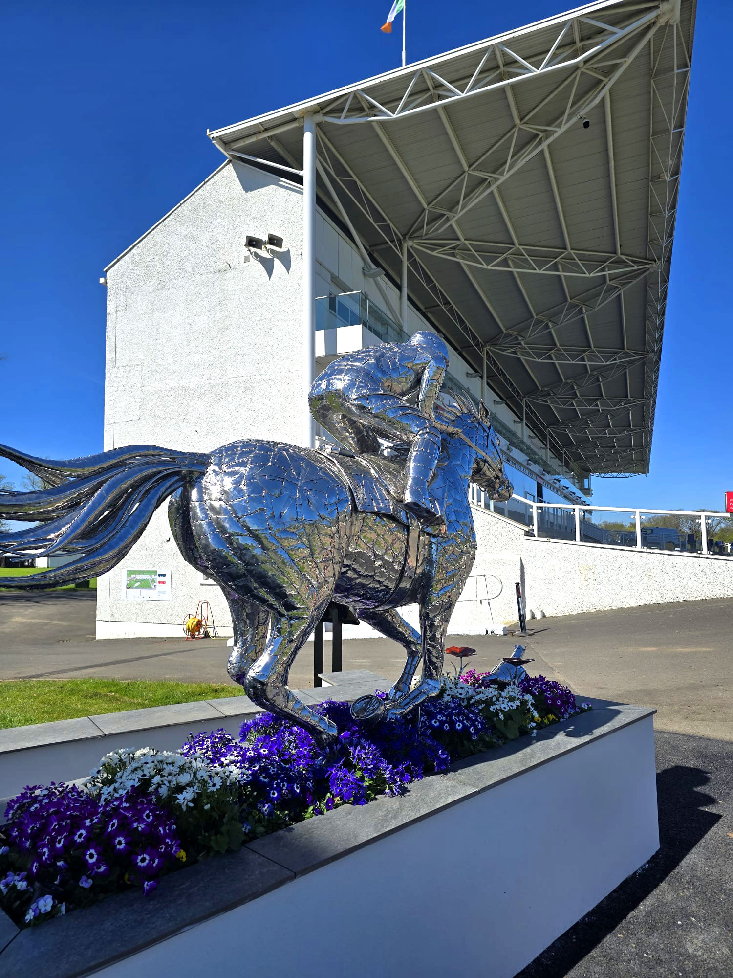 Sculpture designed by AMT Structural Design at Hamilton Races